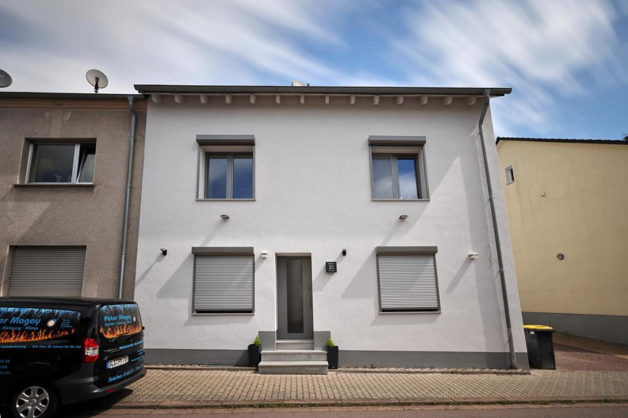 Modern Und Neu, Top Ausstattung Mit Kaffeevollautomat, 2X Netflix-Tv, Lueftungsanlage, Geschirrspueler Wallerfangen Εξωτερικό φωτογραφία